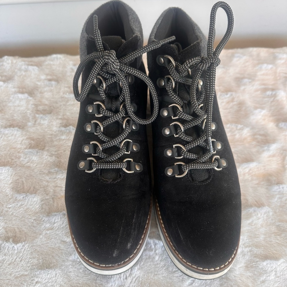 Sonoma Black and Gray Lace Up Boots - Picture 2 of 8